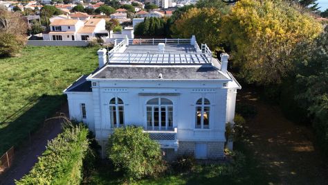 Sale Villa Vaux-sur-Mer 8&nbsp;Rooms 213&nbsp;m²
