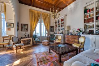 villa 8 Rooms for sale on VAUX SUR MER (17640)