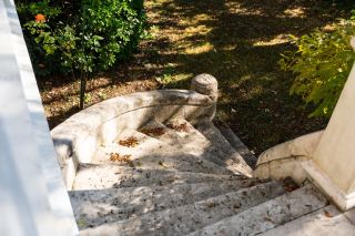 villa 8 Rooms for sale on VAUX SUR MER (17640)