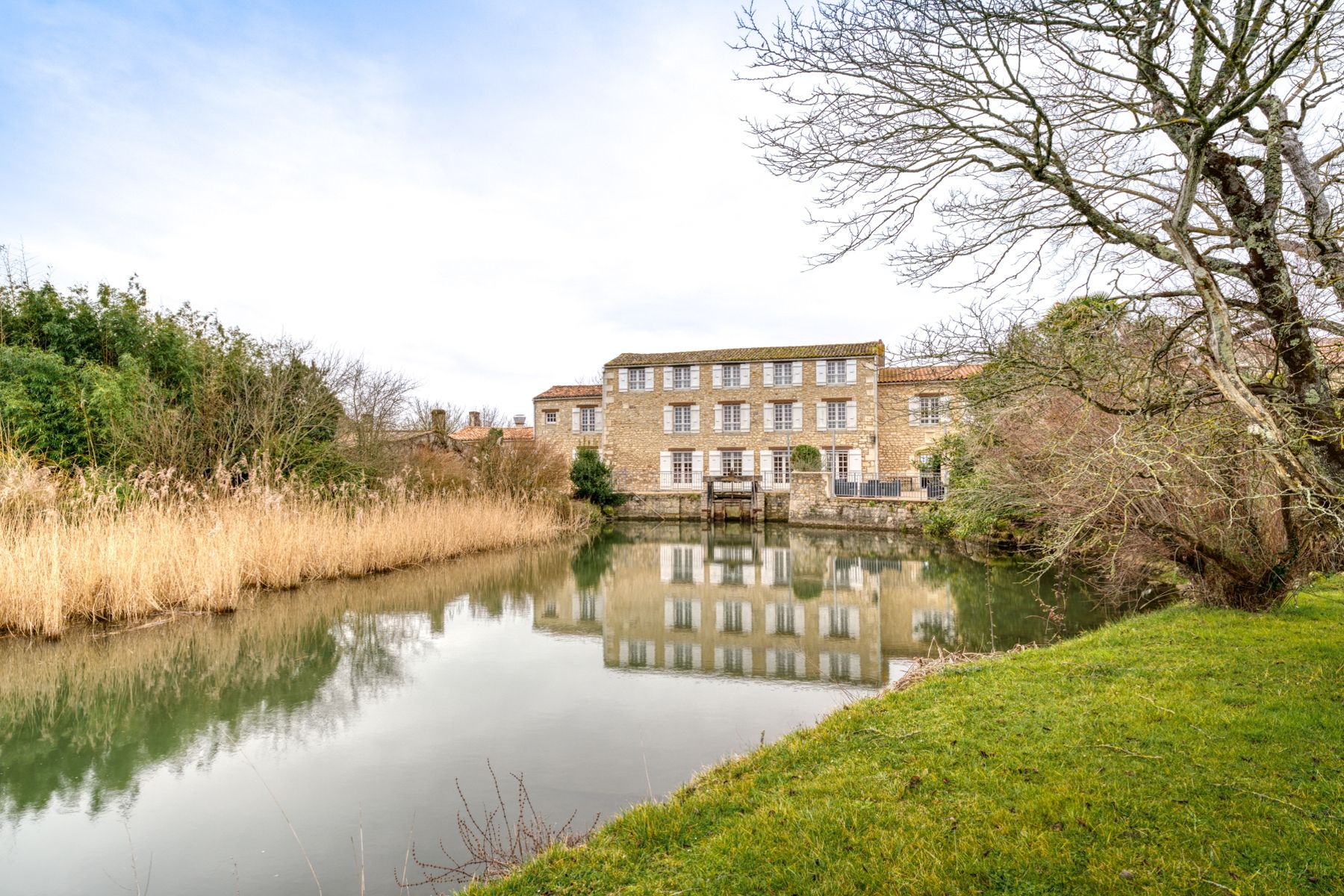 moulin 17 Pièces en vente sur LE GUA (17600)