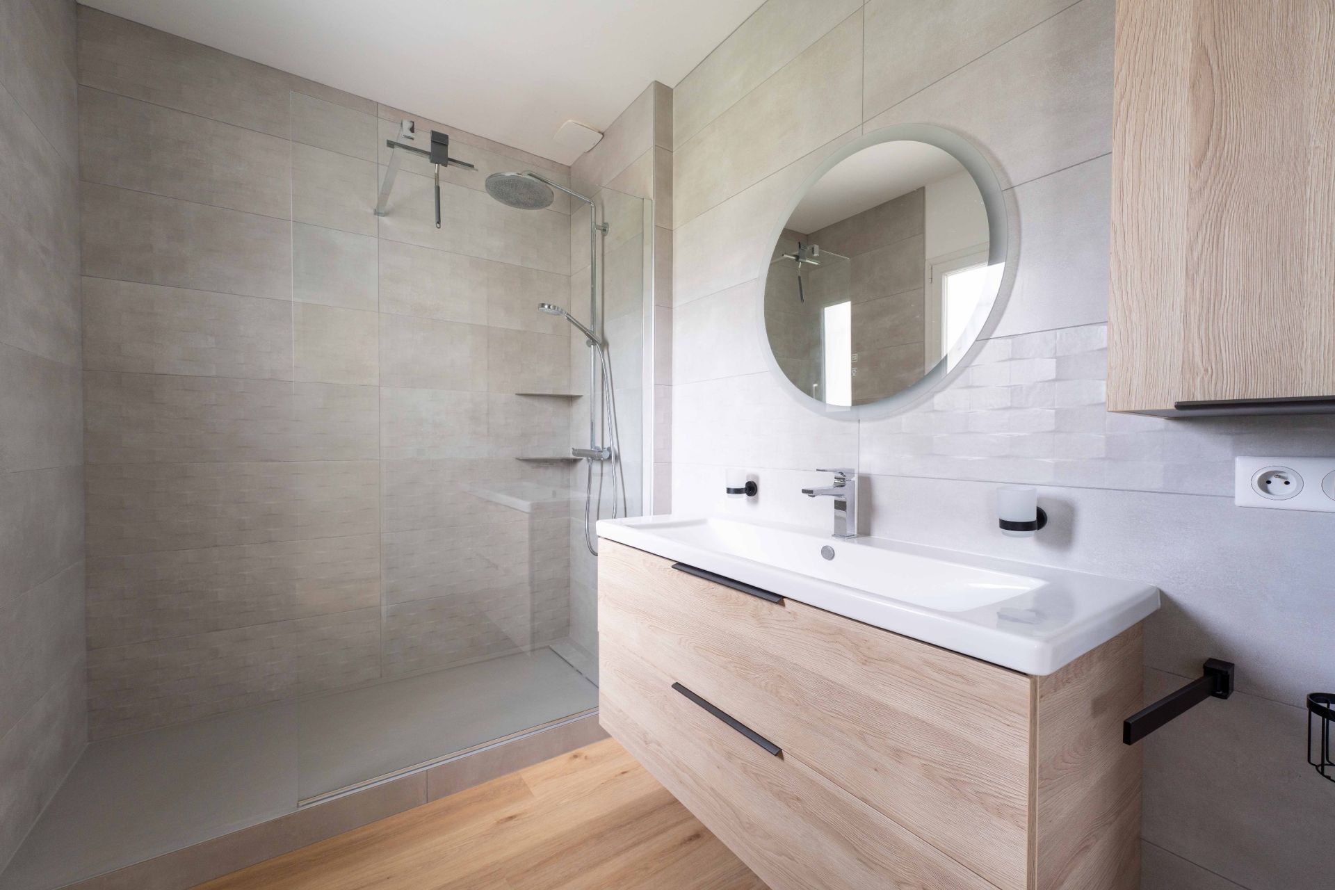 house 6 Rooms for sale on MEDIS (17600)