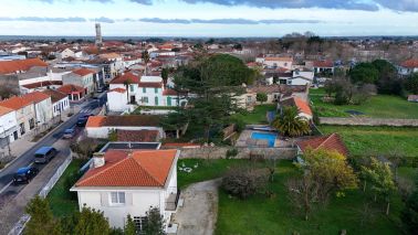 house 9 Rooms for sale on ST PIERRE D OLERON (17310)