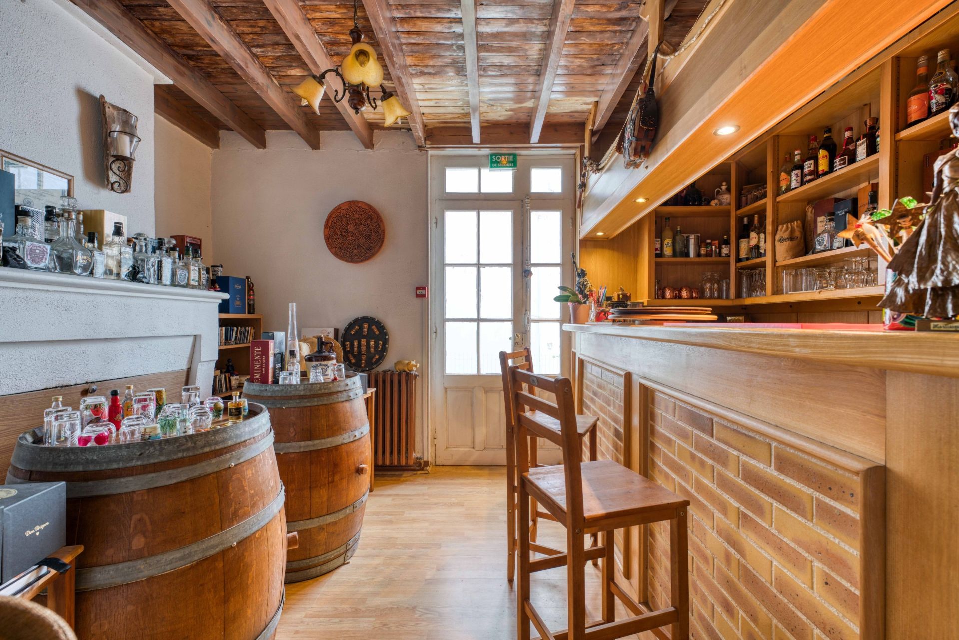 house 9 Rooms for sale on ST GEORGES DE DIDONNE (17110)