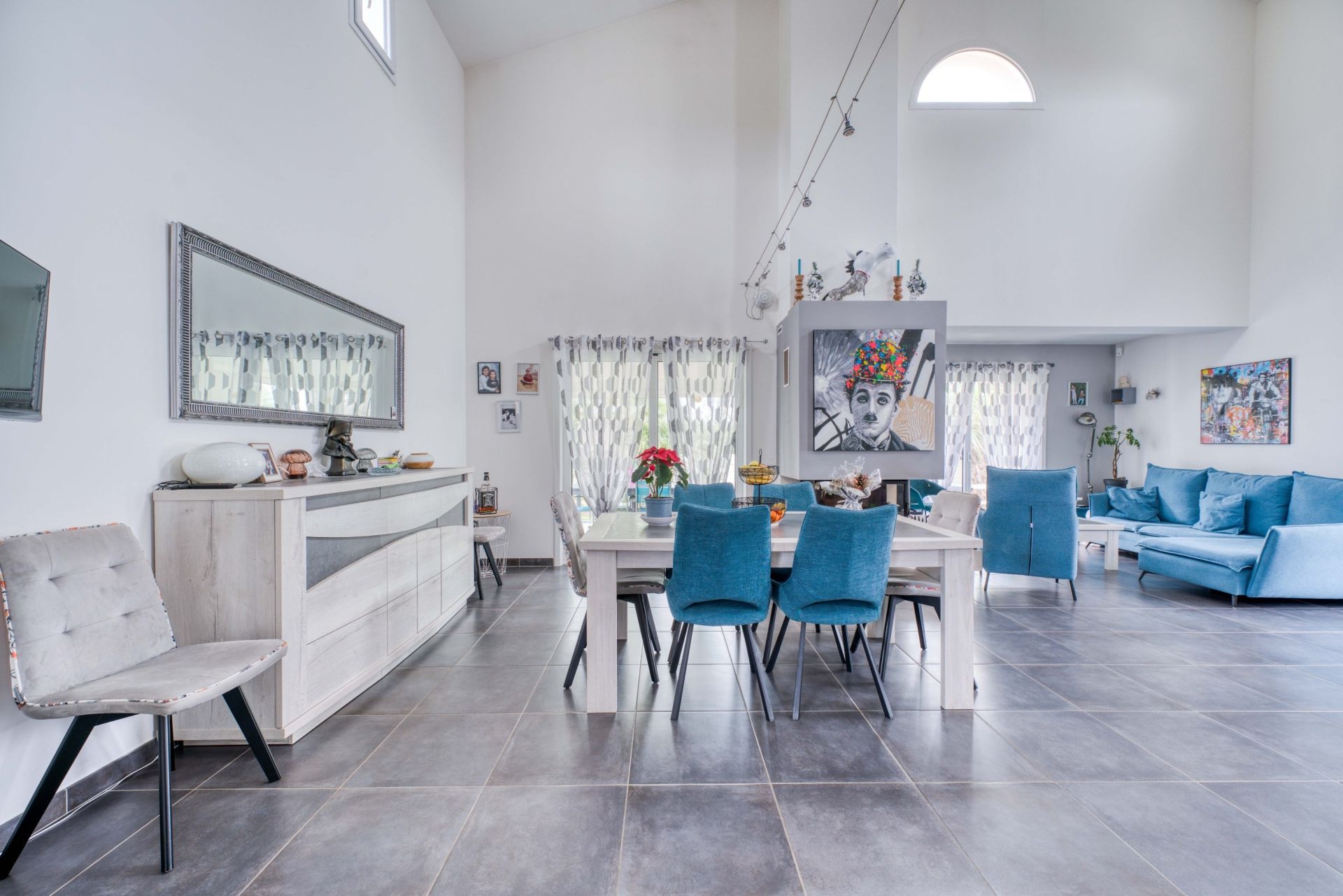 house 9 Rooms for sale on LE GUA (17600)