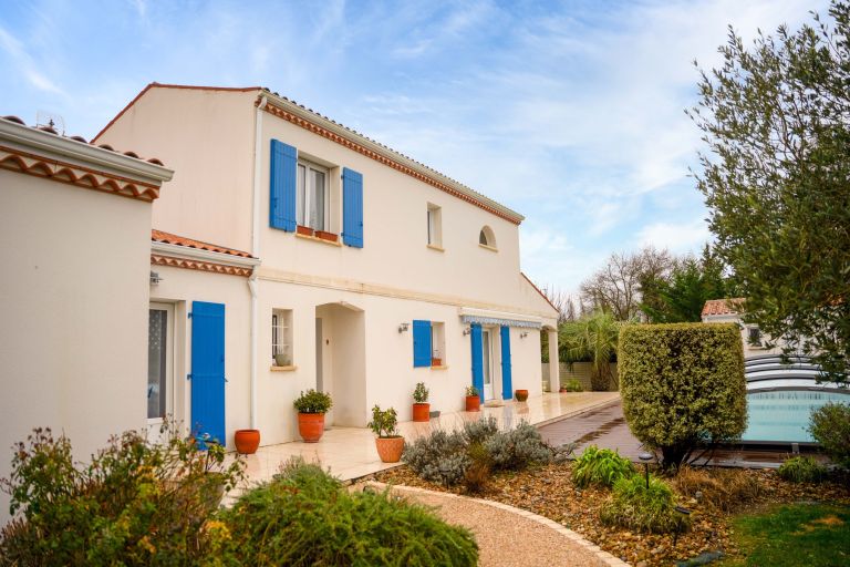 maison 9 Pièces en vente sur LE GUA (17600)