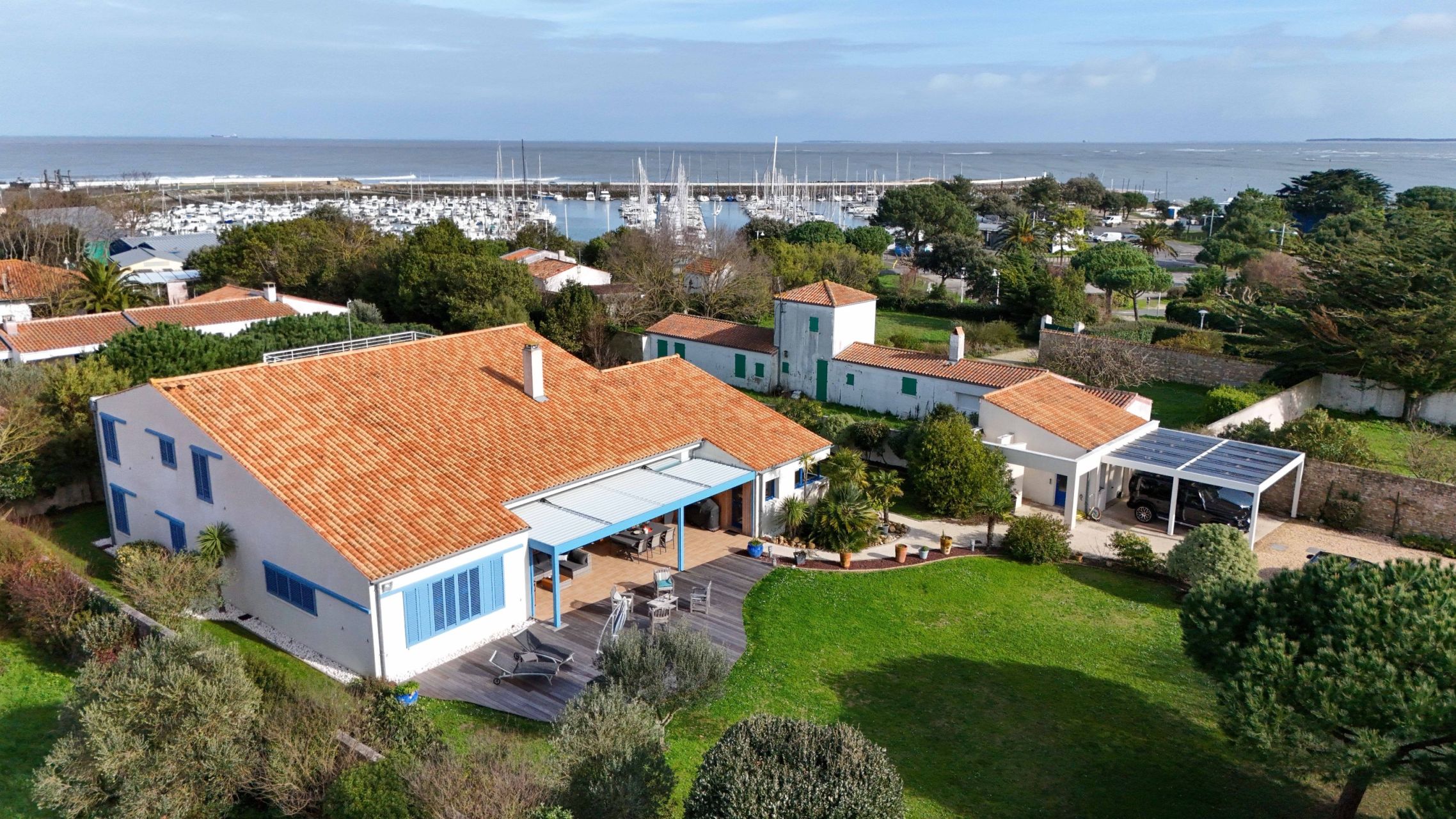 house 12 Rooms for sale on ST DENIS D OLERON (17650)