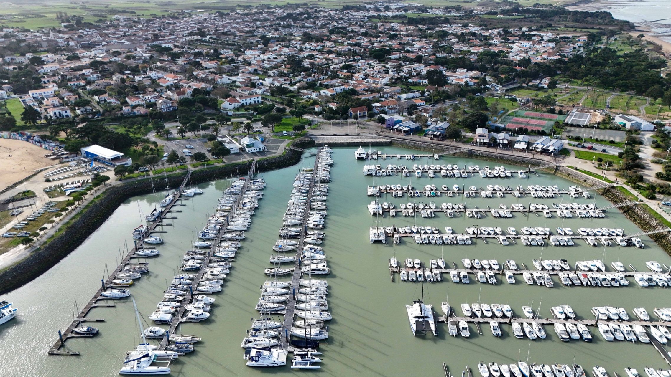 house 12 Rooms for sale on ST DENIS D OLERON (17650)