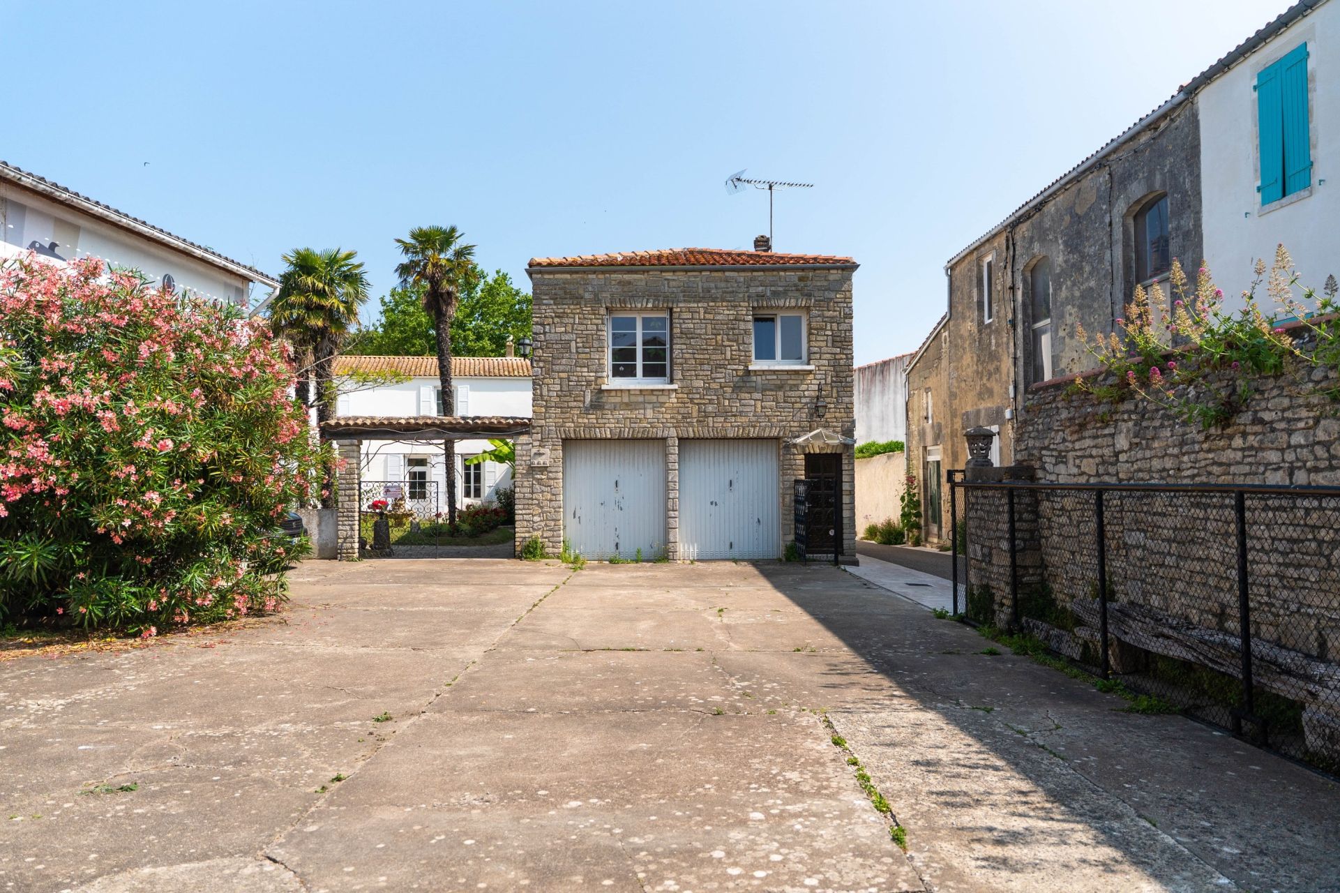 maison 18 Pièces en vente sur LE CHATEAU D OLERON (17480)