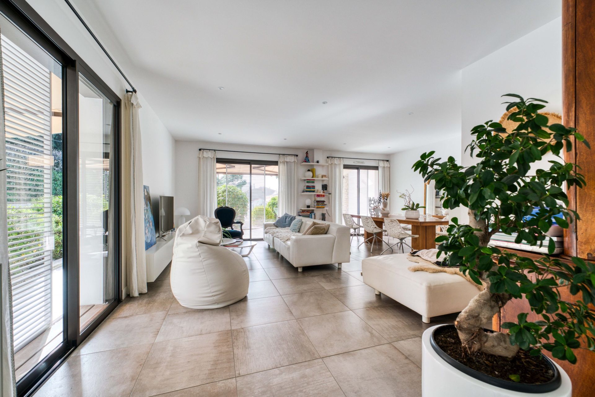 apartment 4 Rooms for sale on ROYAN (17200)