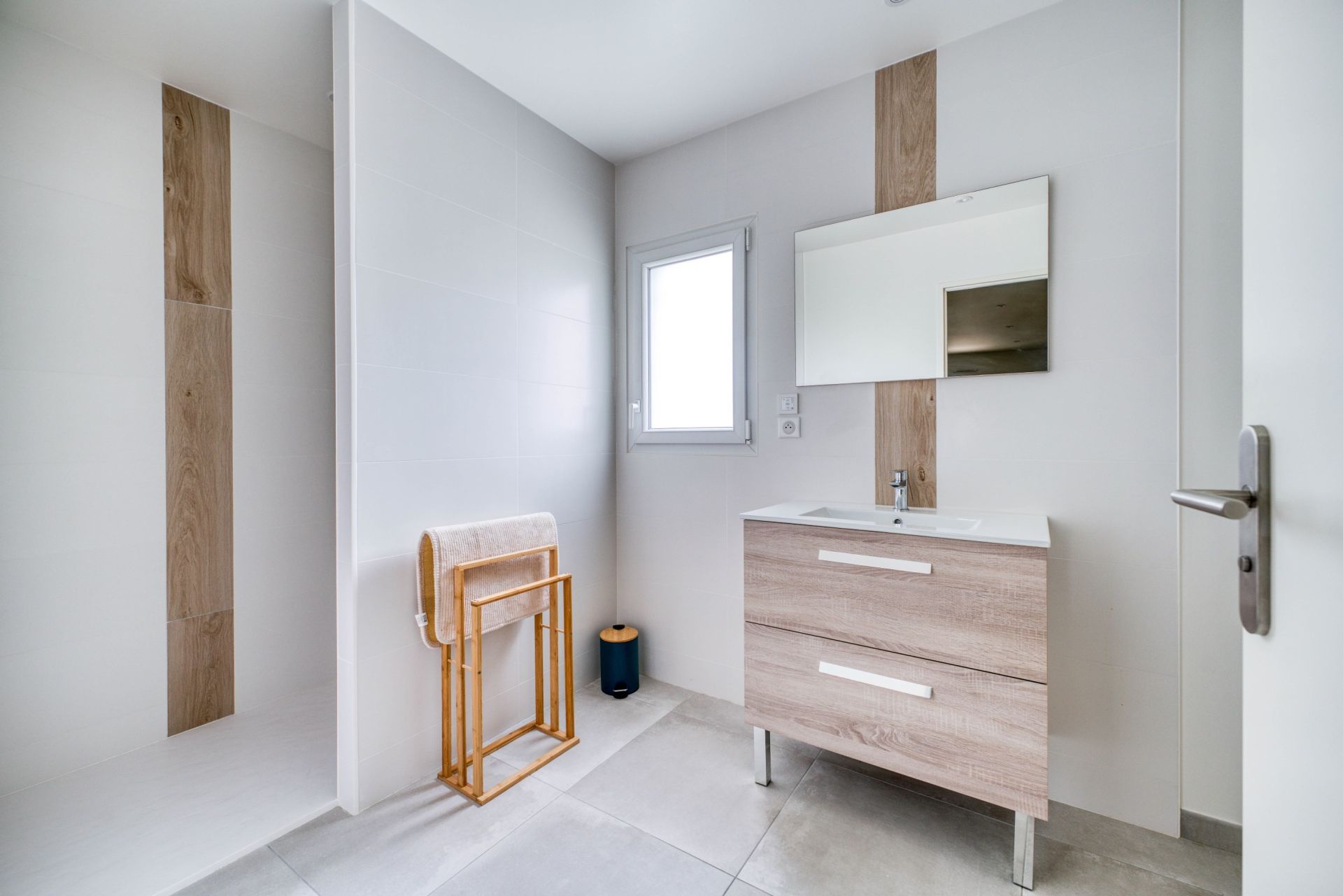 house 5 Rooms for sale on LA COTINIERE (17310)