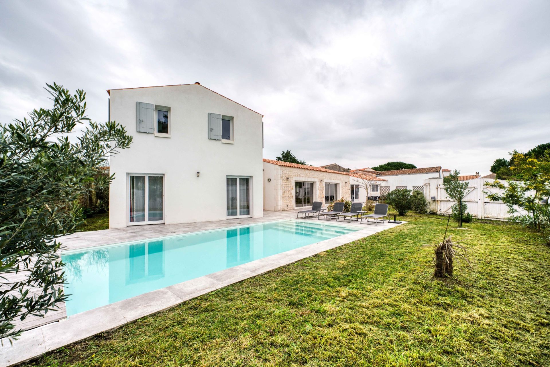 house 8 Rooms for sale on ST GEORGES D OLERON (17190)