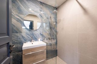 house 8 Rooms for sale on ST GEORGES D OLERON (17190)