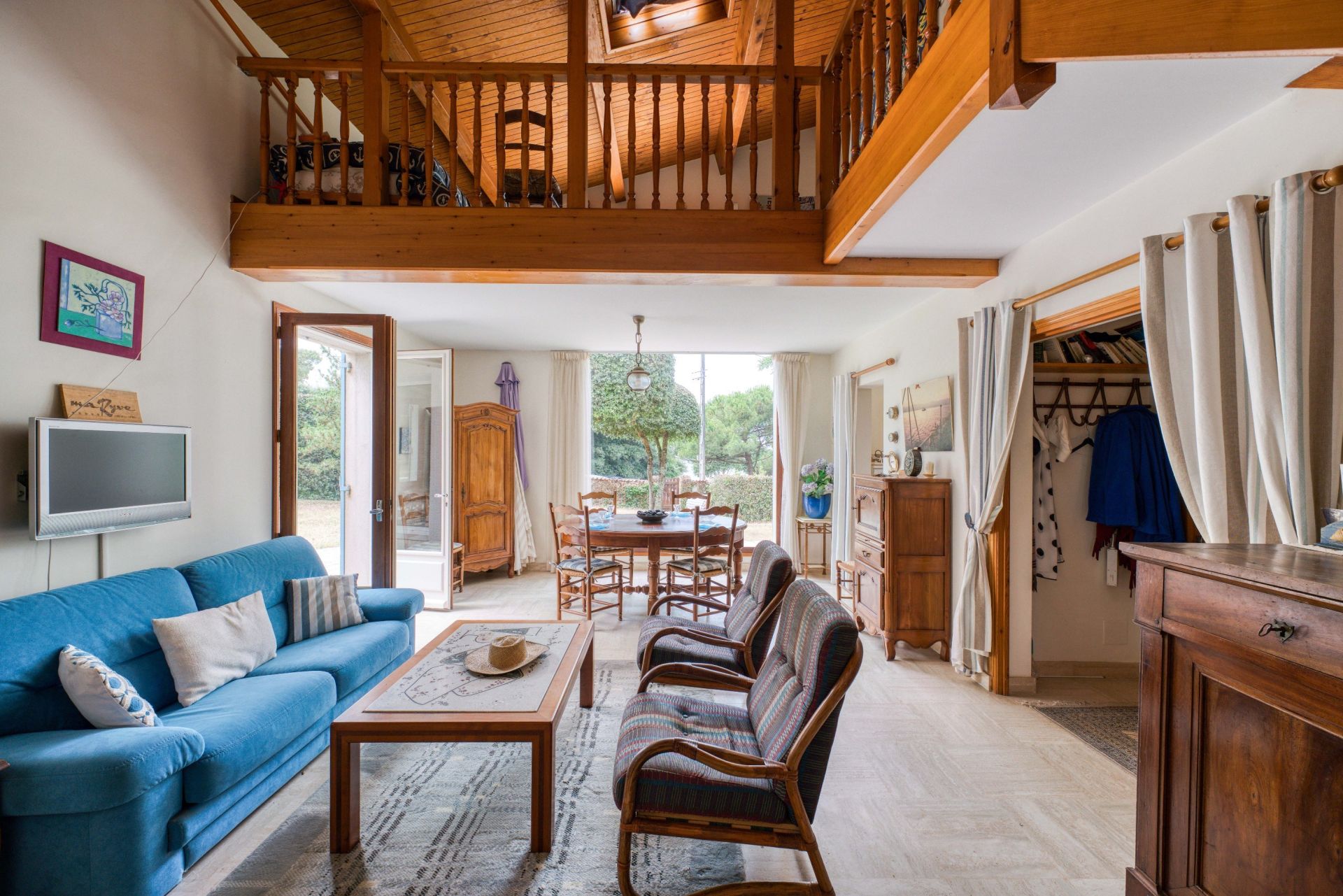 house 9 Rooms for sale on ST PALAIS SUR MER (17420)