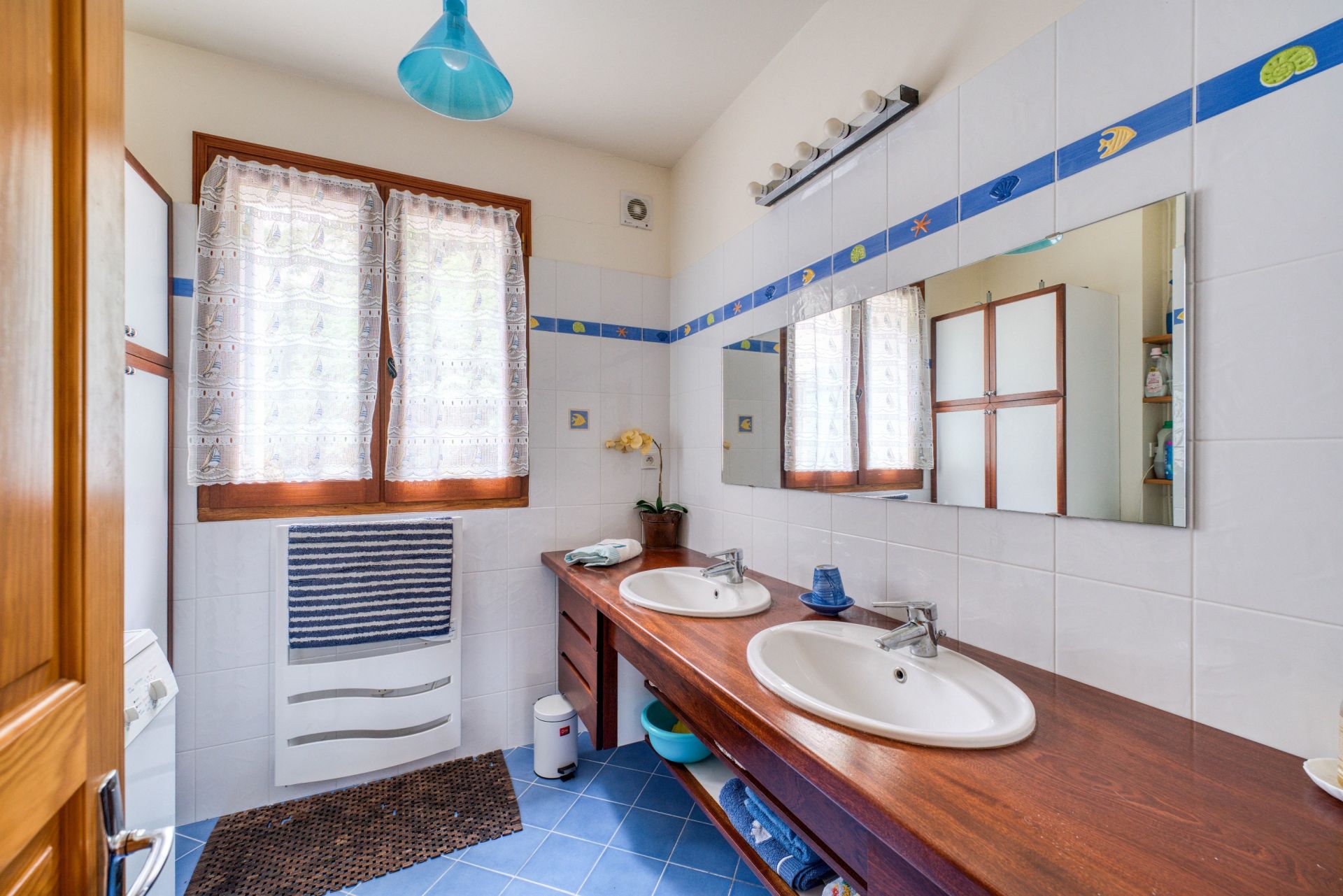 house 9 Rooms for sale on ST PALAIS SUR MER (17420)