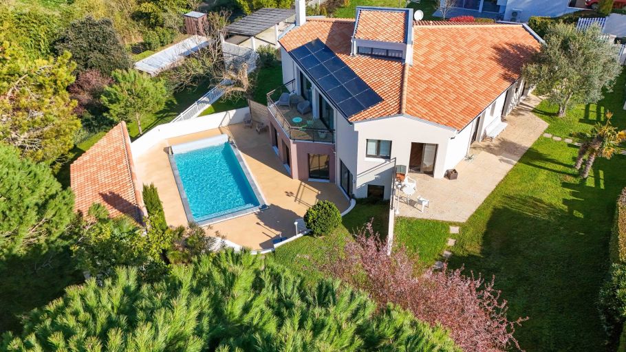 house 10 Rooms for sale on ST PALAIS SUR MER (17420)