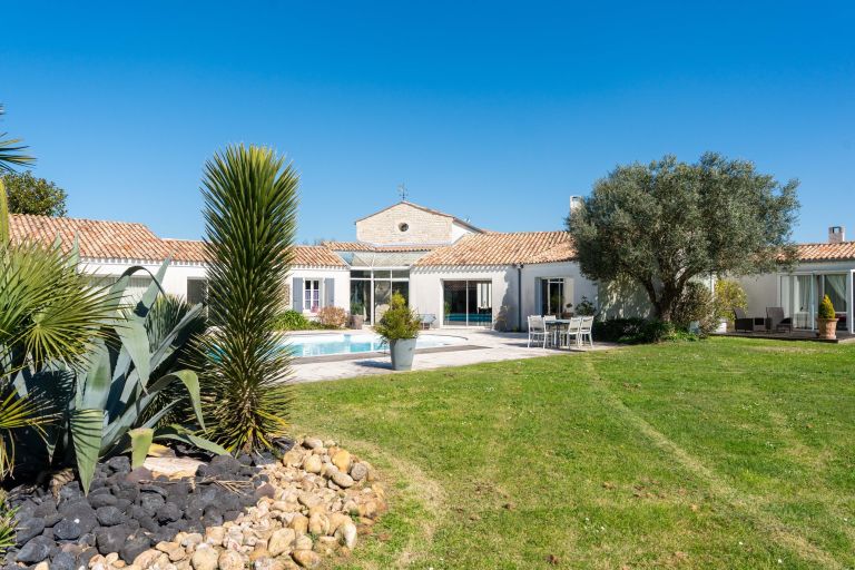 maison 10 Pièces en vente sur DOLUS D OLERON (17550)