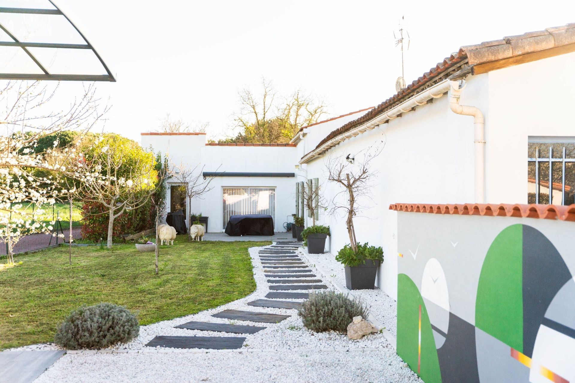 house 4 Rooms for sale on BREUILLET (17920)