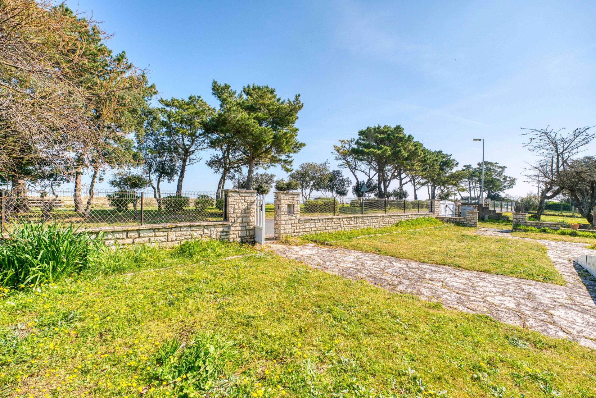 maison 10 Pièces en vente sur LA BREE LES BAINS (17840)