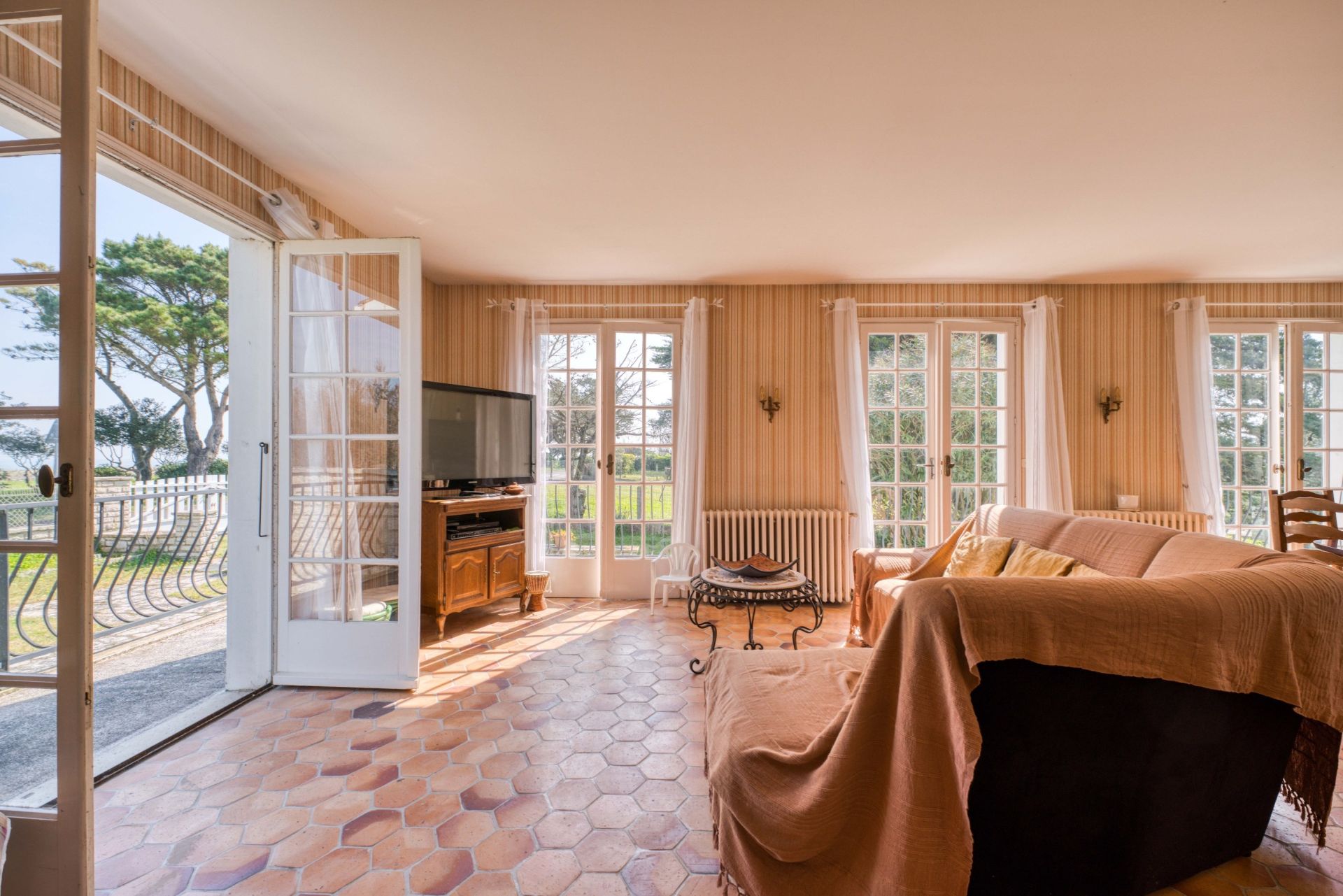 maison 10 Pièces en vente sur LA BREE LES BAINS (17840)