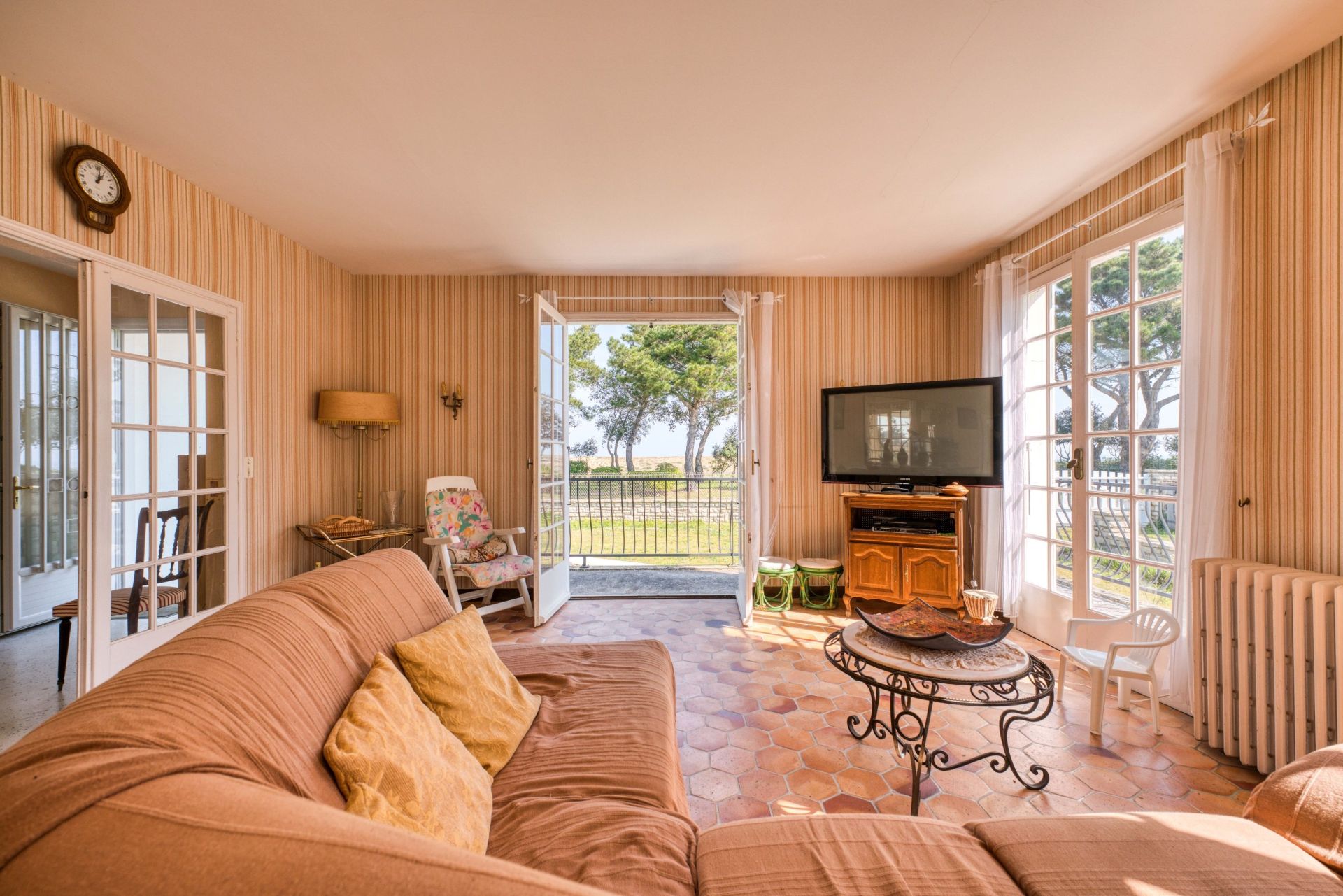 maison 10 Pièces en vente sur LA BREE LES BAINS (17840)