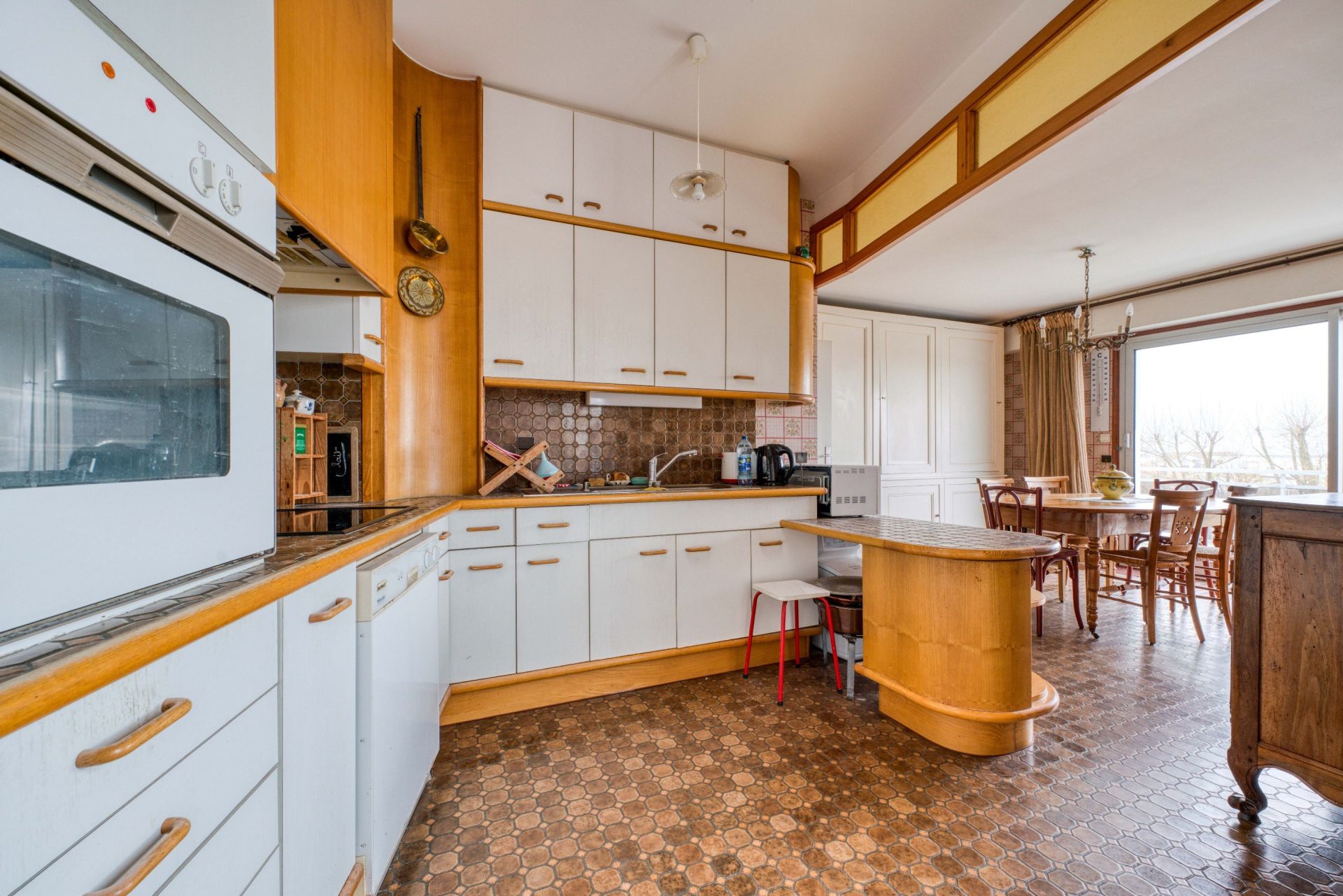 apartment 6 Rooms for sale on ROYAN (17200)
