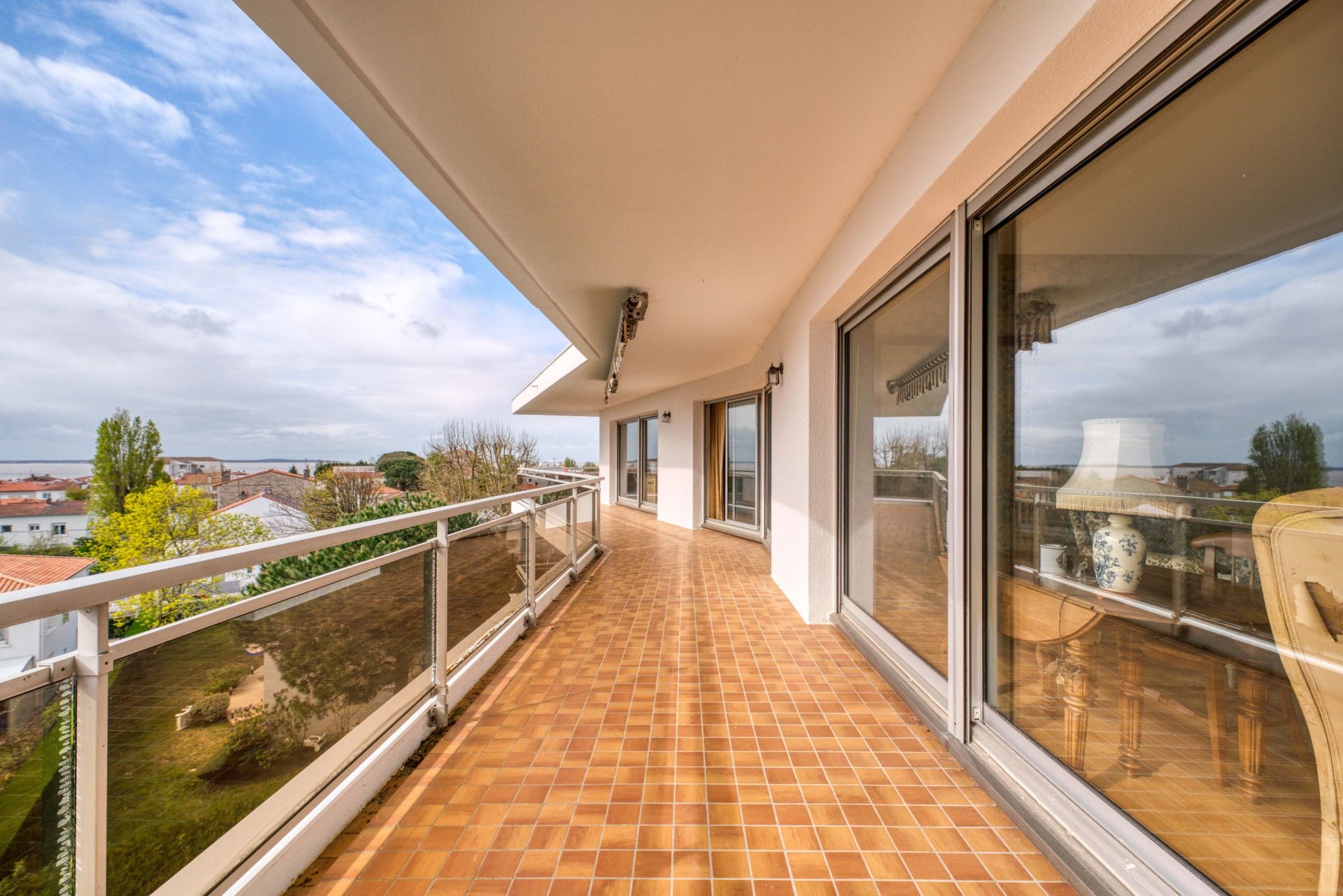 apartment 6 Rooms for sale on ROYAN (17200)