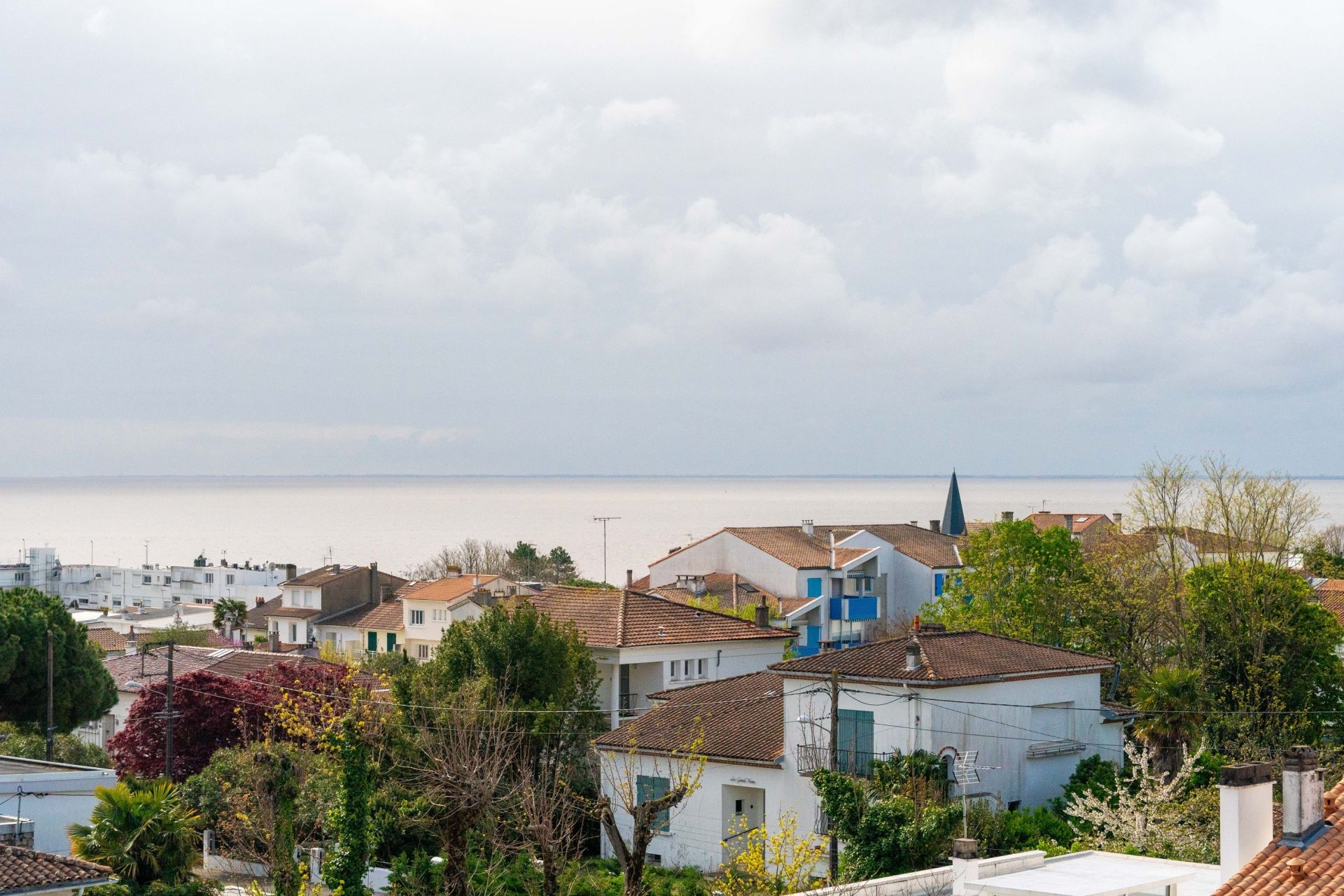 apartment 6 Rooms for sale on ROYAN (17200)