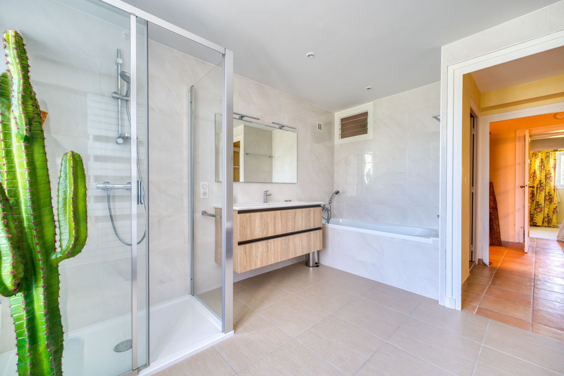 house 11 Rooms for sale on BREUILLET (17920)