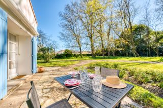 house 11 Rooms for sale on BREUILLET (17920)