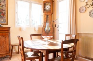 house 11 Rooms for sale on BREUILLET (17920)