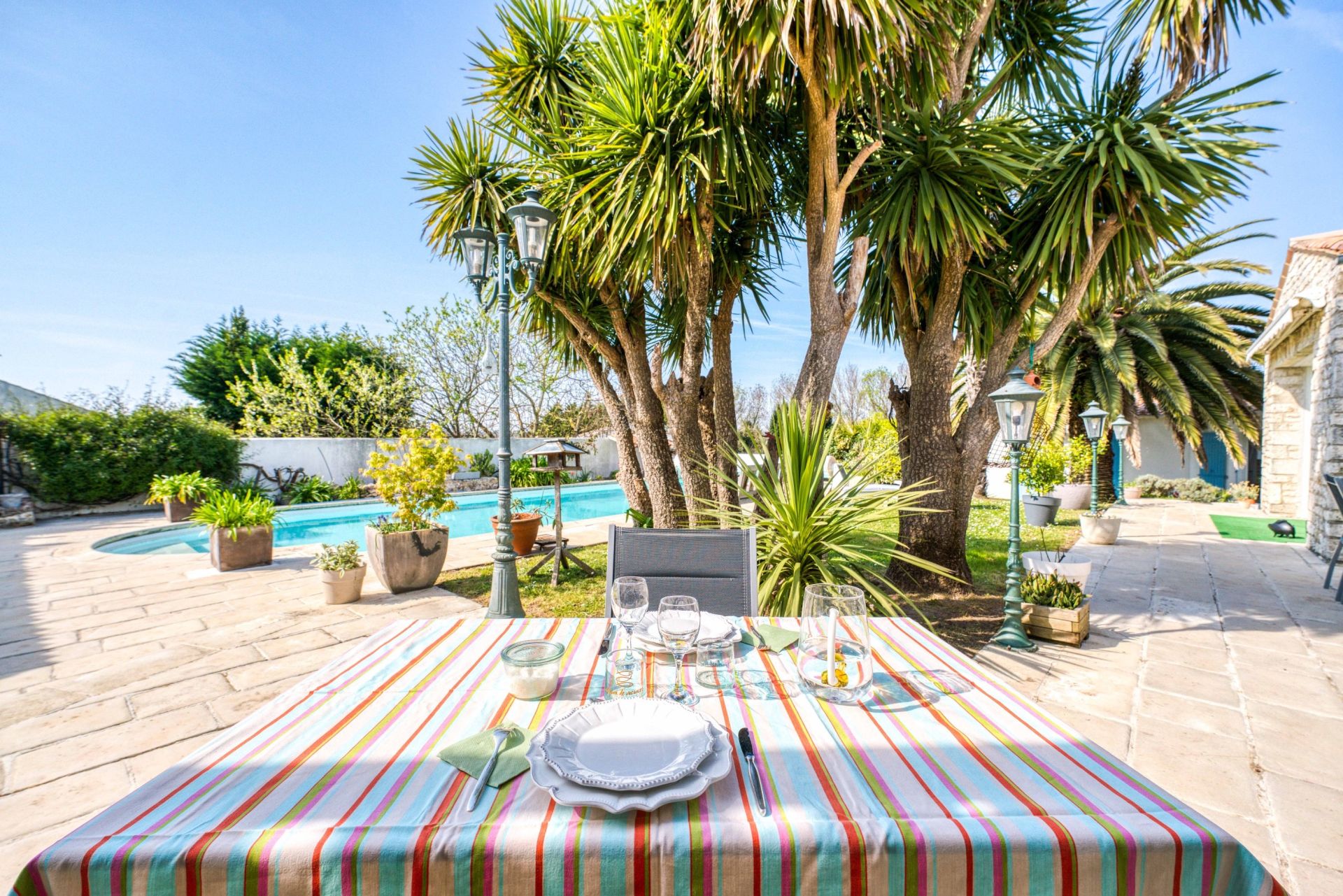 house 10 Rooms for sale on LE CHATEAU D OLERON (17480)