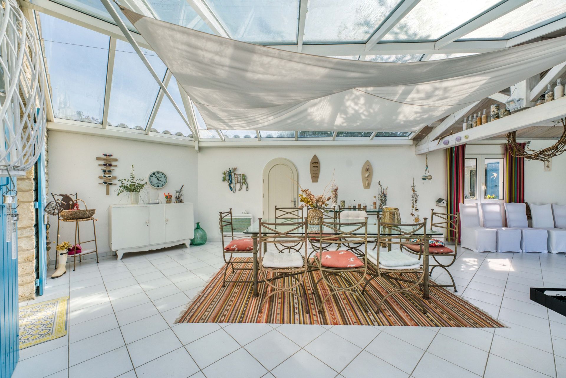 house 10 Rooms for sale on LE CHATEAU D OLERON (17480)