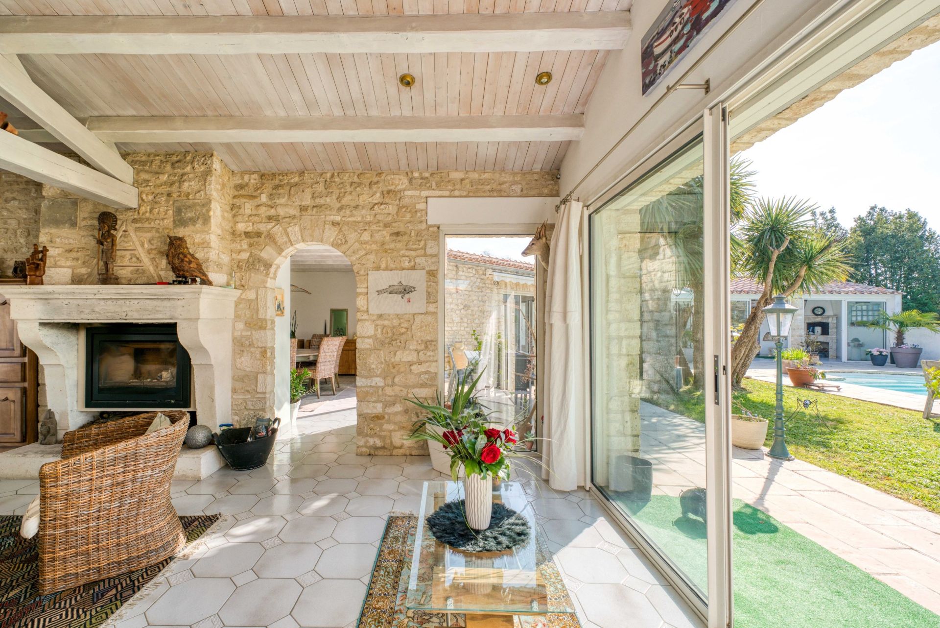 house 10 Rooms for sale on LE CHATEAU D OLERON (17480)