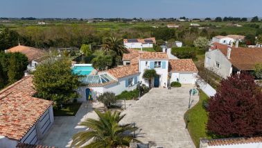 house 10 Rooms for sale on LE CHATEAU D OLERON (17480)