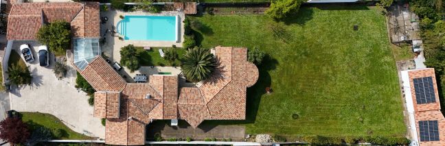 house 10 Rooms for sale on LE CHATEAU D OLERON (17480)