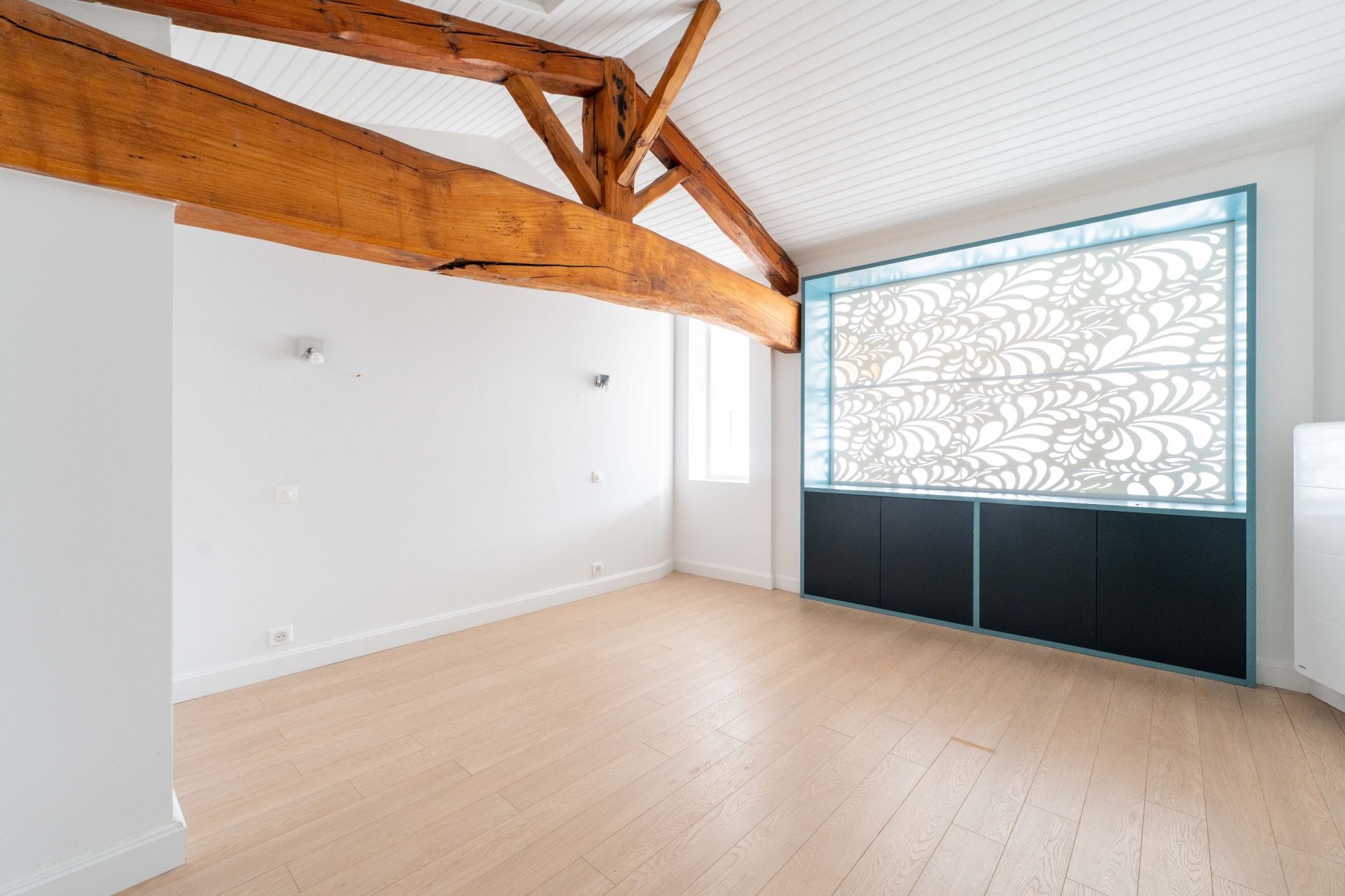 apartment 4 Rooms for sale on SAINTES (17100)