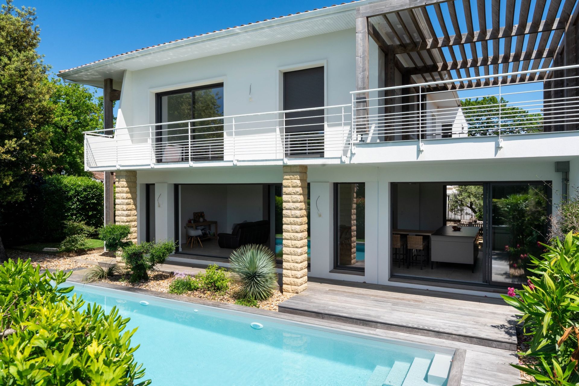 house 6 Rooms for sale on VAUX SUR MER (17640)