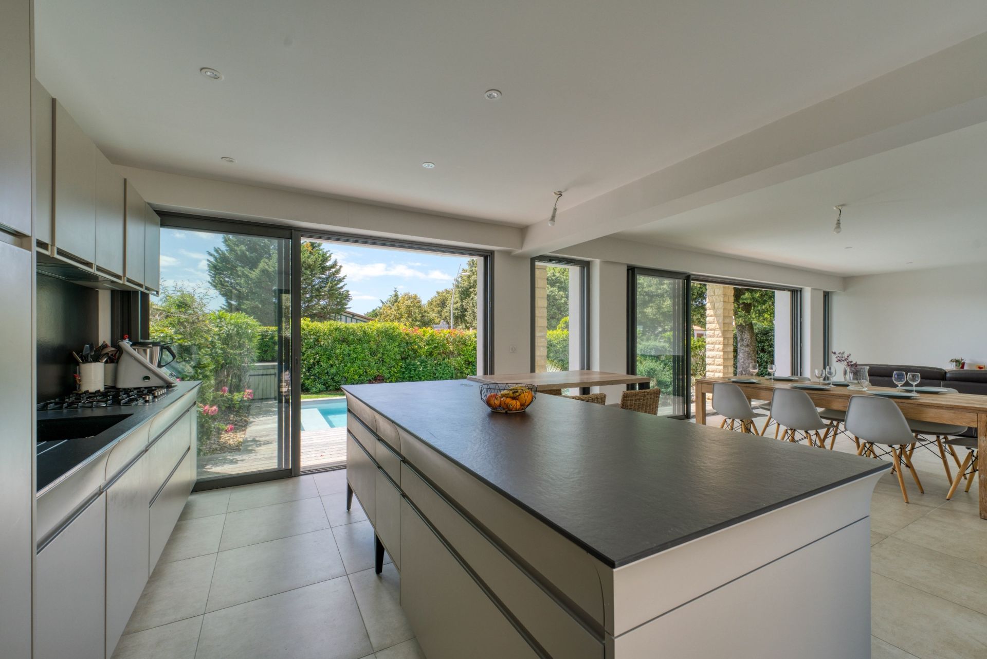 house 6 Rooms for sale on VAUX SUR MER (17640)