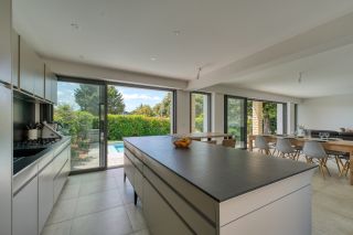 house 6 Rooms for sale on VAUX SUR MER (17640)