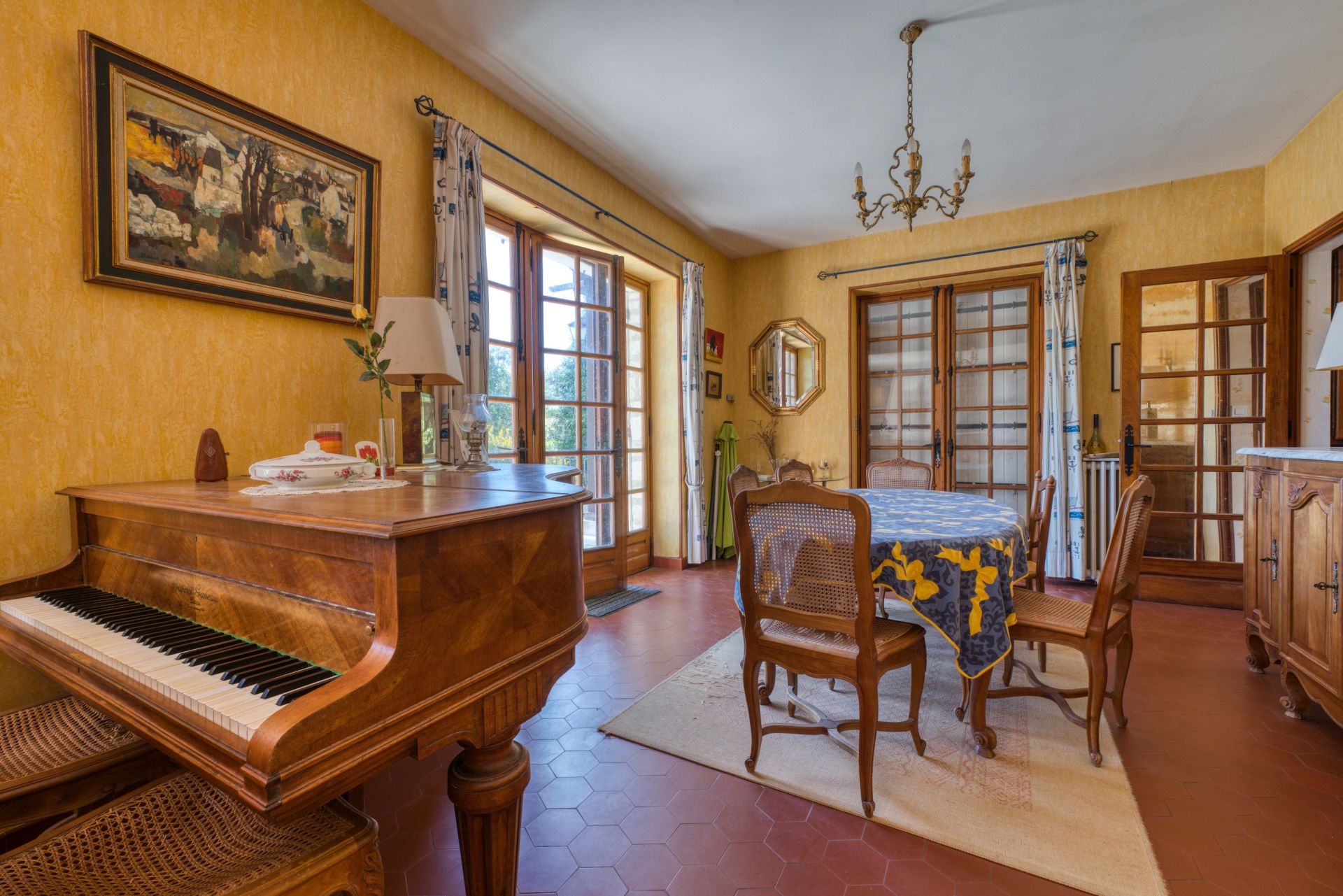 house 6 Rooms for sale on VAUX SUR MER (17640)