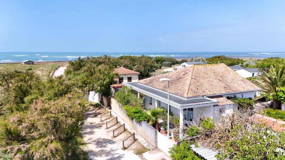 house 5 Rooms for sale on DOMINO (17190)