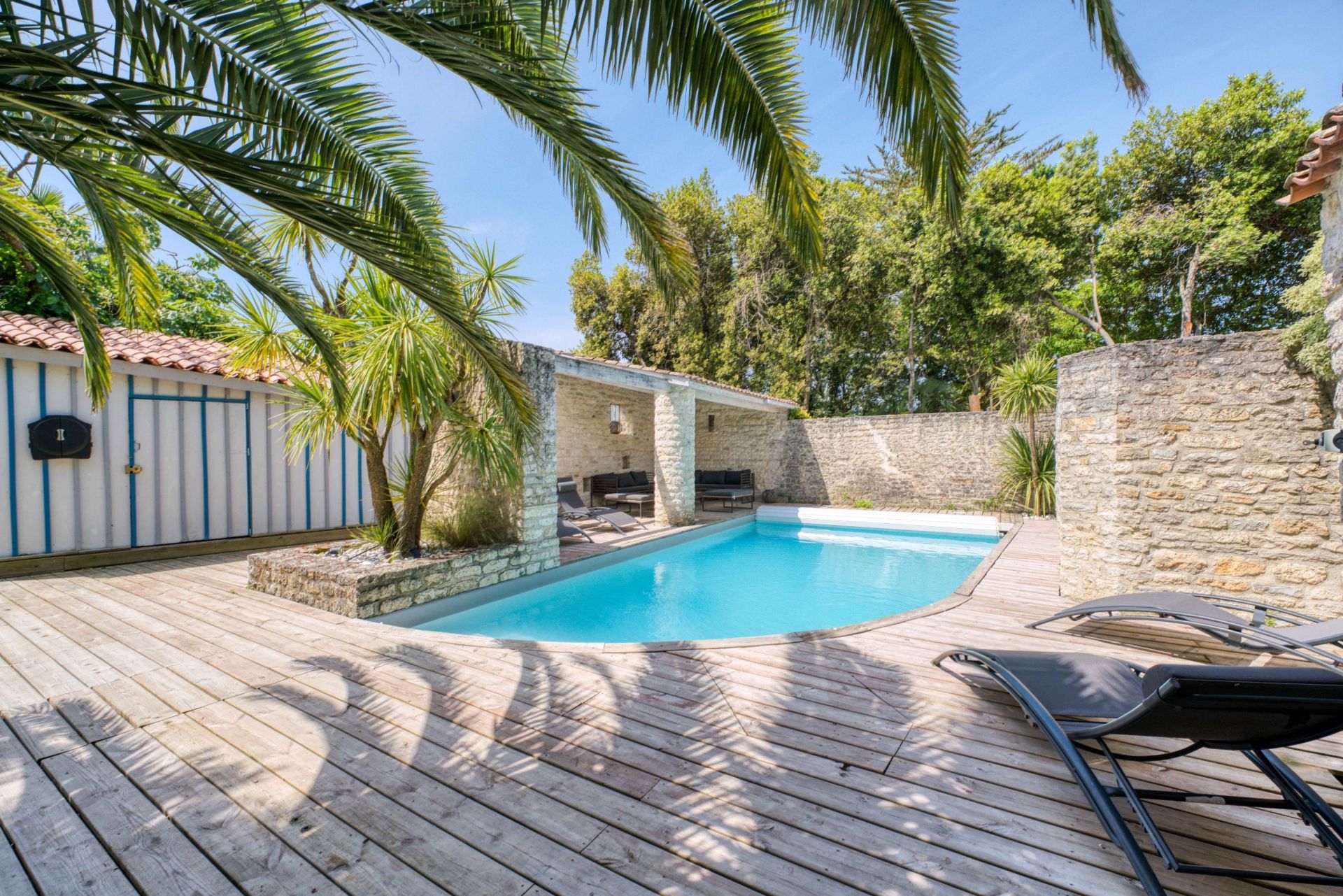 house 7 Rooms for sale on ST PIERRE D OLERON (17310)