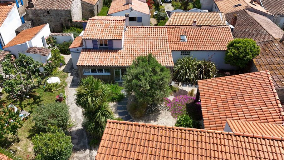 house 6 Rooms for sale on ST DENIS D OLERON (17650)