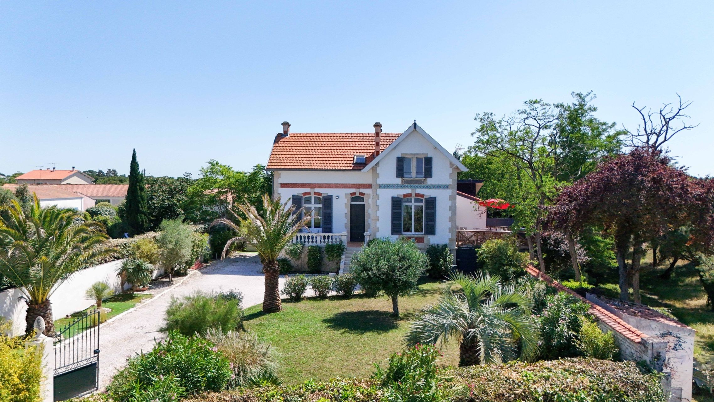 maison 10 Pièces en vente sur PORT DES BARQUES (17730)