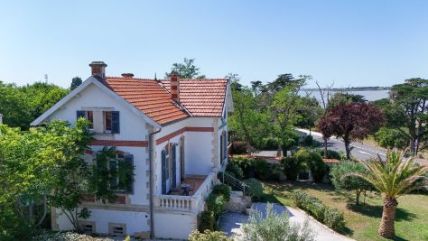 Vente Maison Port-des-Barques 10&nbsp;Pièces 340&nbsp;m²