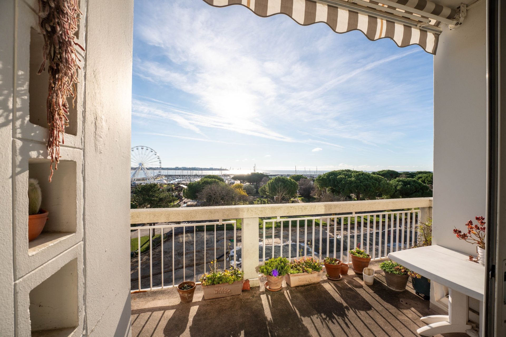 apartment 7 Rooms for sale on ROYAN (17200)