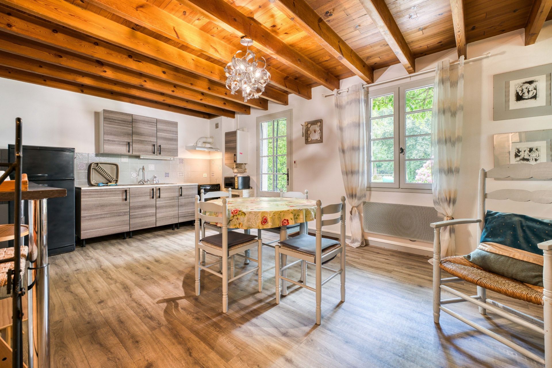 house 14 Rooms for sale on PESSINES (17810)