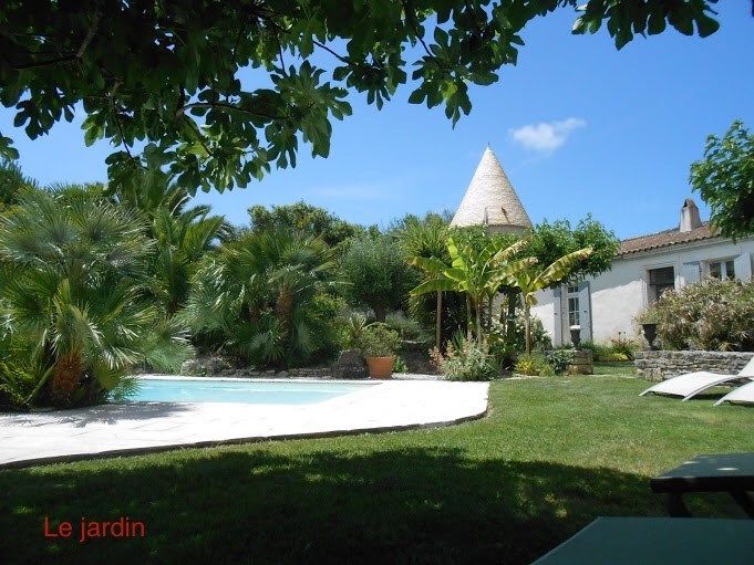 house 13 Rooms for sale on ST PIERRE D OLERON (17310)