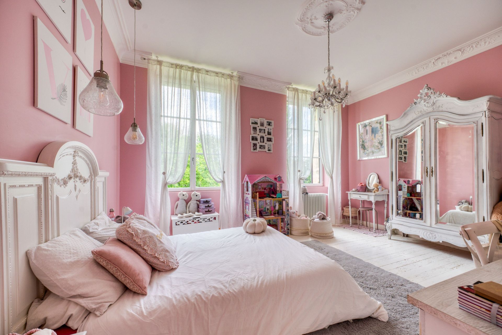 château 23 Pièces en vente sur ST JULIEN DE L ESCAP (17400)