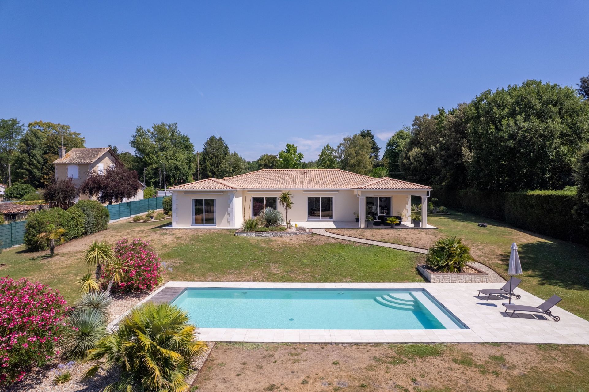 maison contemporaine 5 Pièces en vente sur ST BRICE (16100)